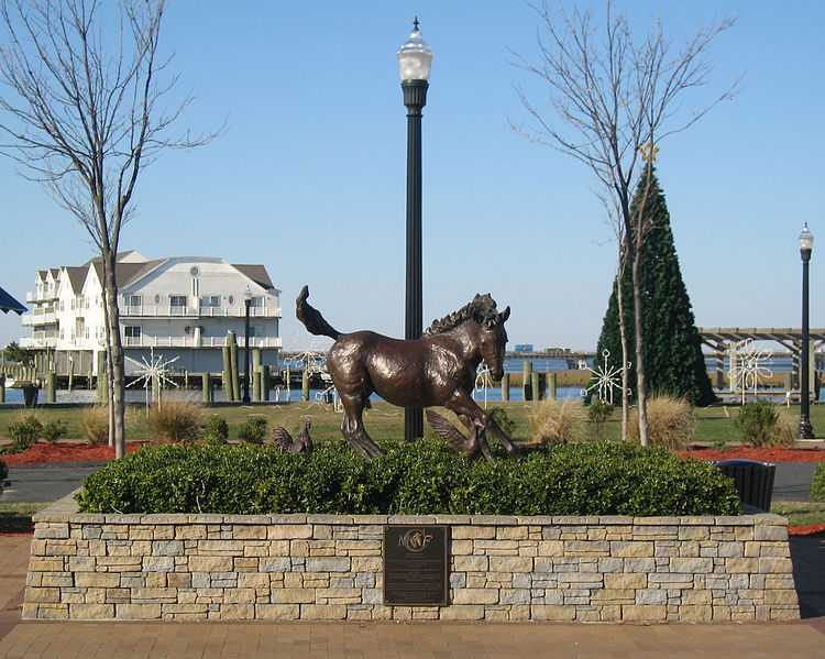 750px-Misty_of_Chincoteague_statue_02_crop_2