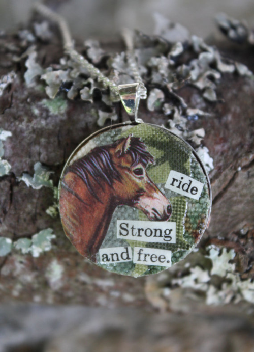 Horse-necklace-vintage-runthroughtheforest